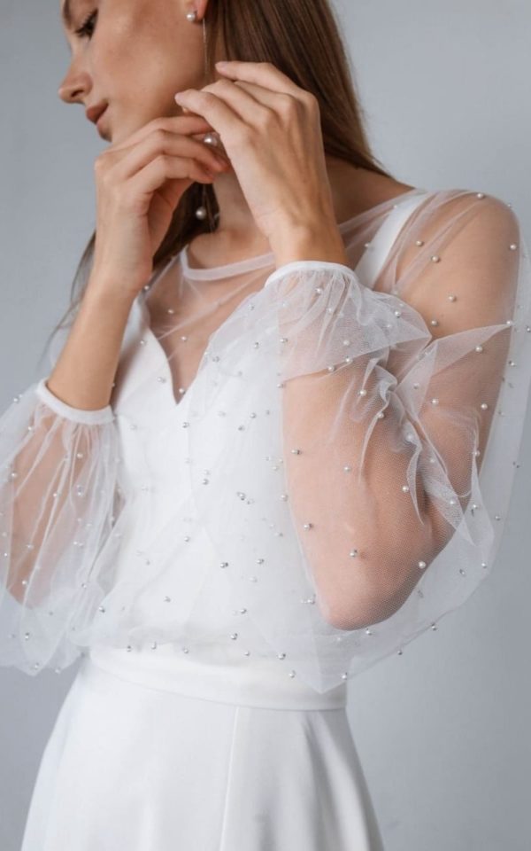 Свадебное платье с рукавами усыпанными жемчугом