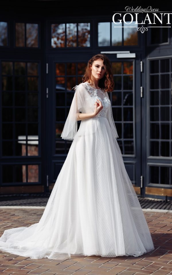 Свадебное платье со съемными крылышками