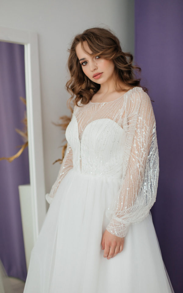 Воздушное свадебное платье с пайетками