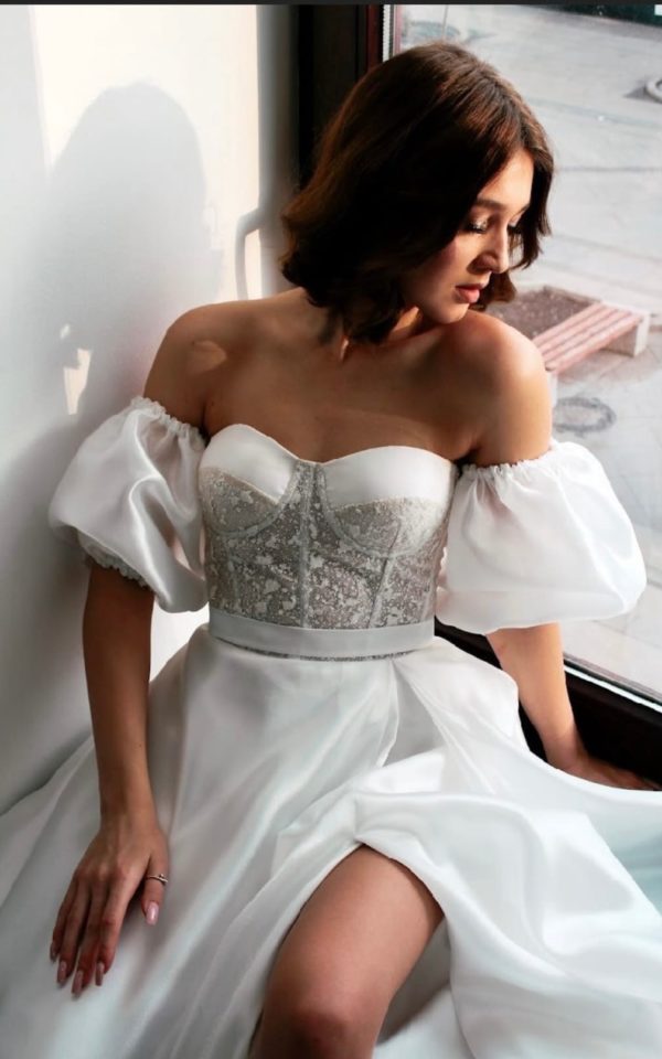 Свадебное платье с бельевым корсетом