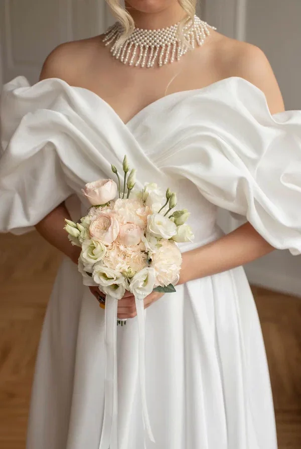Свадебное платье из атласа Саншайн